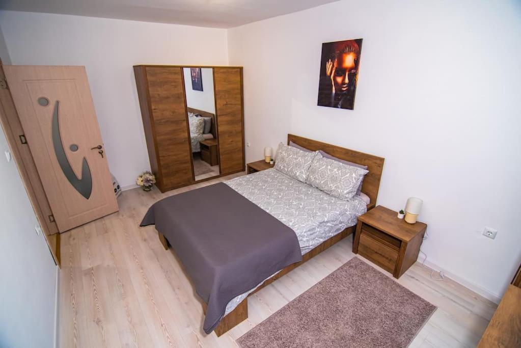 Appartamento Benny'S Flat Stara Zagora Esterno foto