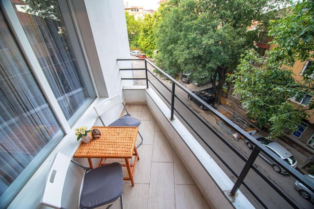 Appartamento Benny'S Flat Stara Zagora Esterno foto